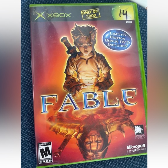 Xbox Fable Limited Edition Microsoft Video Game With Bonus DVD Complete (M 17+) - Picture 1 of 3